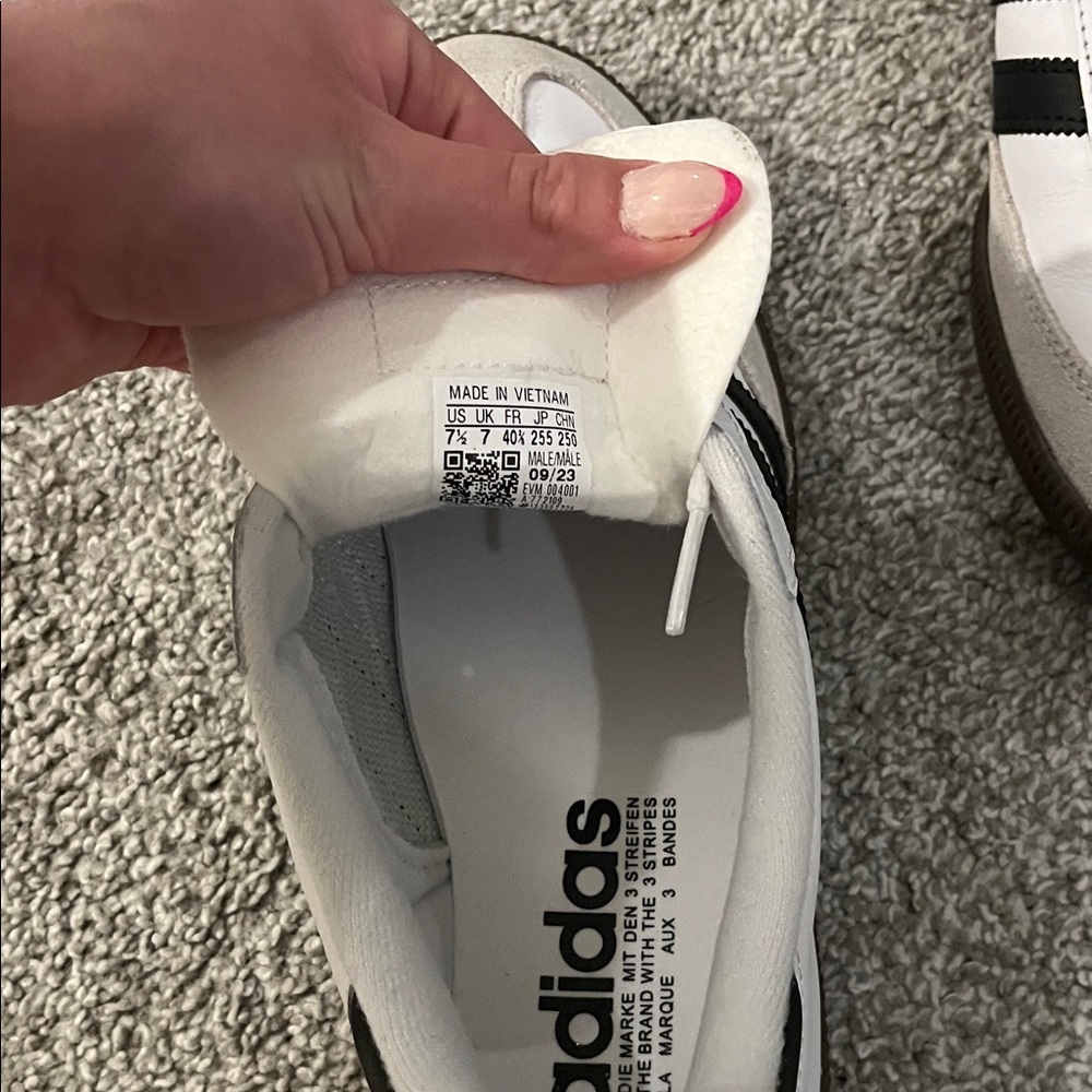 Adidas Samba Classic White and Black Shoes - Picture 3 of 5